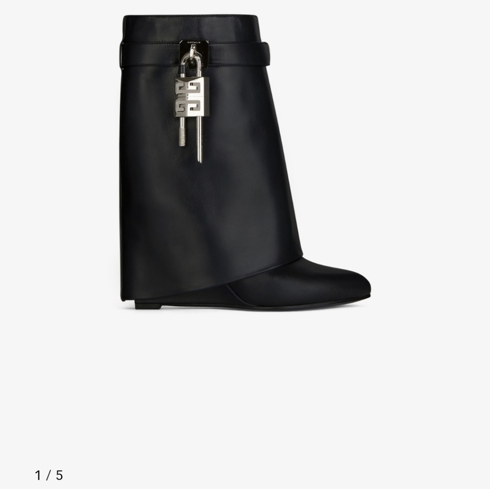 !!SOLD!! Givenchy Shark Lock Ankle Boots